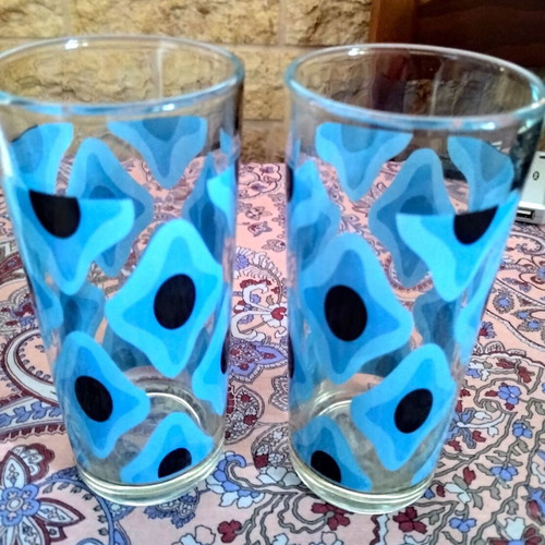 Illusion porcelain mugs set of 2, like new