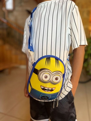 Kids Minions Hard Shell Crossbody Bag with Adjustable Strap like new