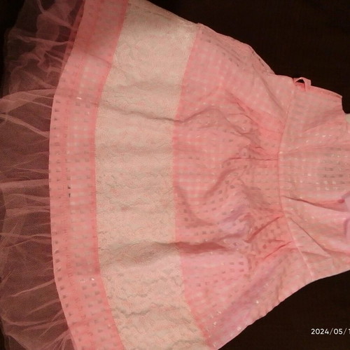 Sam 0 13 girls dress like new, ages 3-4