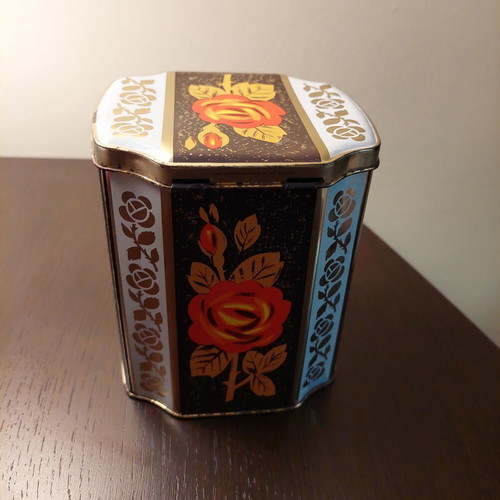 Metal vintage collectible box used, Made in Great Britain 1980s