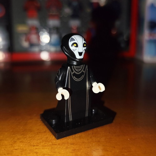 Joy Force Priestesses Star Wars Lego minifigure with base