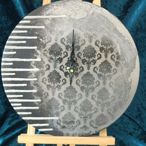 Handmade wall clock with liquid glass, new, 30cm diameter