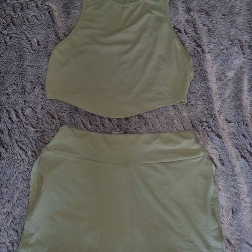 Summer set with skirt-shorts and matching blouse size XS like new, green