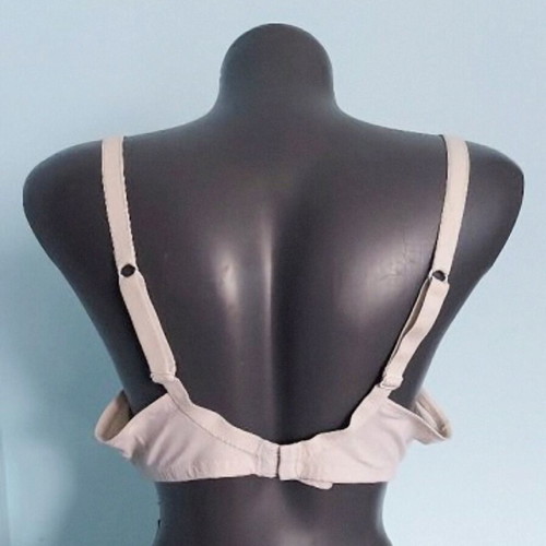 Triumph white bra 90C used, wonder bra, firm cups and underwire