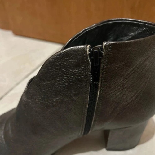 Leather ankle boots like new, side zipper, square heel 5-6cm, size 39, grey silver