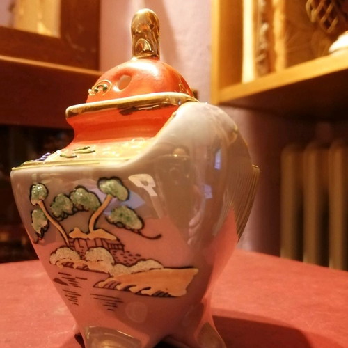 Japanese porcelain incense holder antique with damages