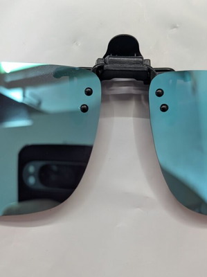Clip-on polarized glasses lenses, blue