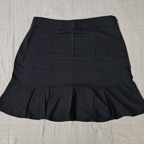 Zuiki mini skirt Medium black with pleats like new