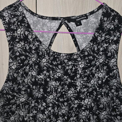 Floral midi dress with open back like new, black and gray, XL