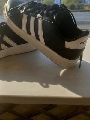 Adidas αθλητικά παπούτσια καινούργια, μέγεθος 38, μαύρα