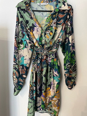 Zara wrap dress XS new, colorful floral print