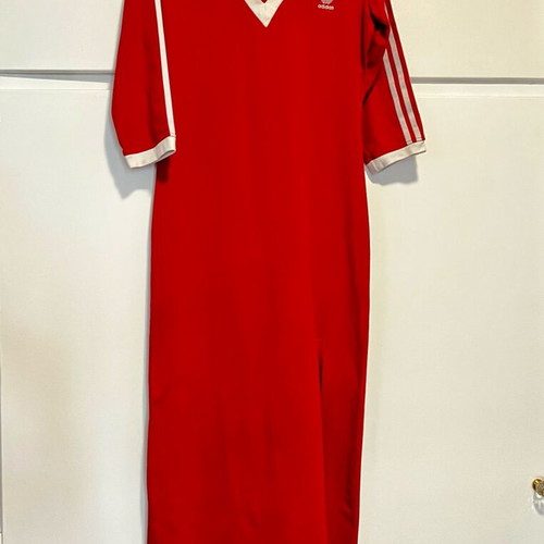 Authentic Adidas Originals Red V-Neck -  40,00 - Vendora.cy