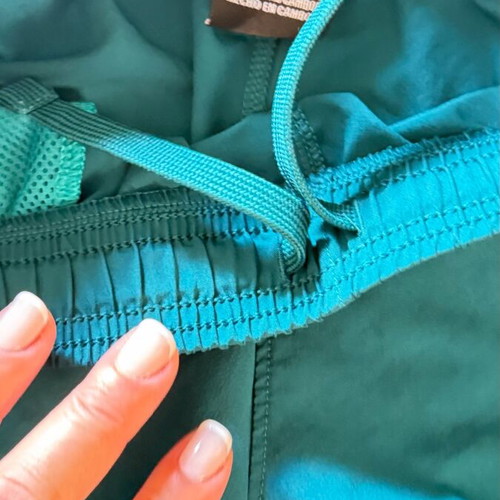 Under Armour shorts boy size M like new, green turquoise