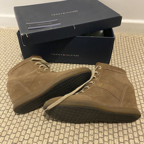 Tommy Hilfiger leather women's boots beige like new