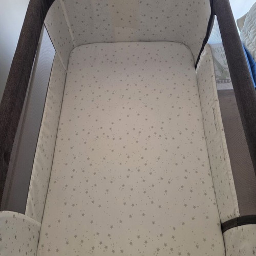 Bebe Stars Crib with Mattress, Side Opening and Wheels light grey like new