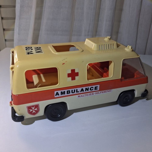Playmobil ambulance vintage used in good condition