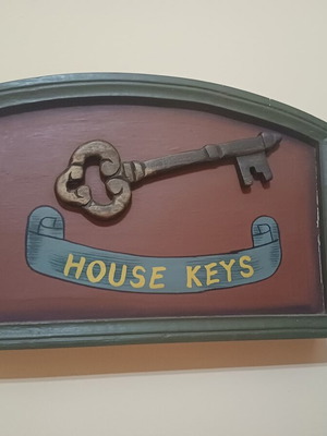 Vintage wooden wall key holder "House Keys" handmade style