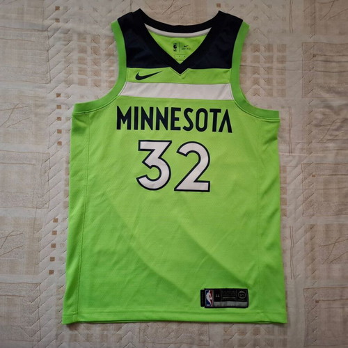 Minnesota Timberwolves Jersey #32 Butler like new, men's size M