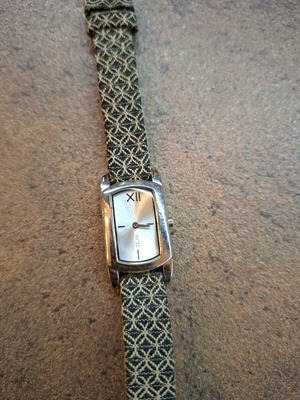 TCM quartz women's watch used, strap needs replacement