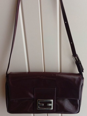 Leather bag burgundy patent shoulder like new