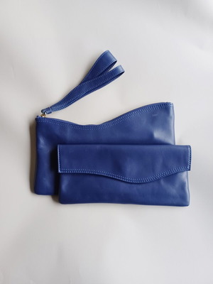 Classic blue 100% leather clutch bag - & Other Stories