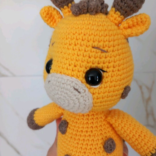 Handmade Giraffe Baby Toy new, safe cotton yarn