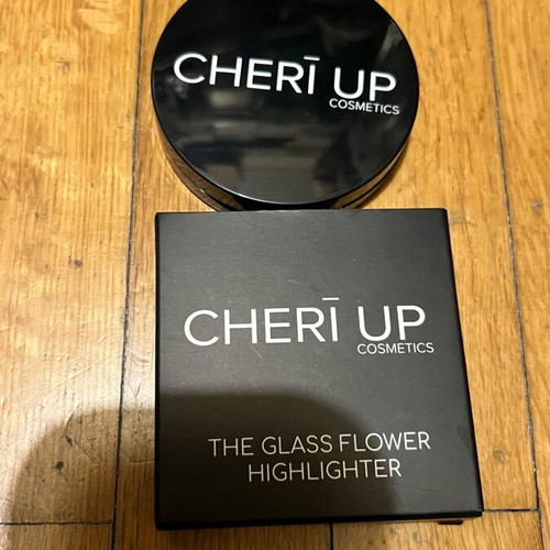 Cheri up glass flower highlighter