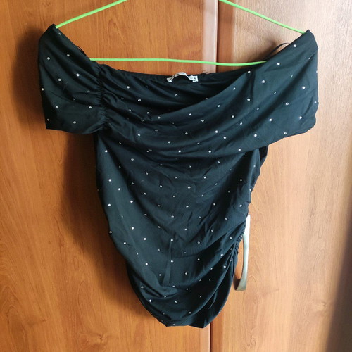 Top with rhinestones Zara black like new size M