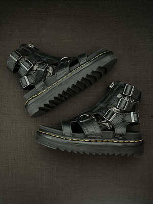 Dr Martens Olson leather sandals women's size 39, black