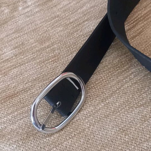 Belt women's black like new with silver buckle, size 90