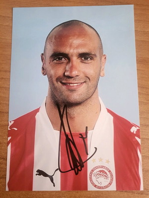 Authentic Raul Bravo autograph on photo like new
