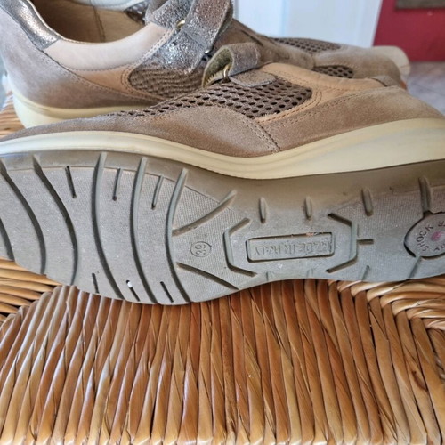 Imac athletic shoes like new, size 39, shock absorbing