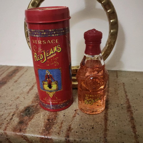 Versace Red Jeans 75ml new perfume