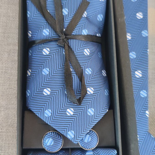 Complete men's tie set with accessories, blue