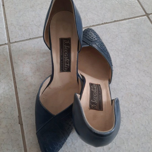 Sevastakis leather pumps blue size 37 like new