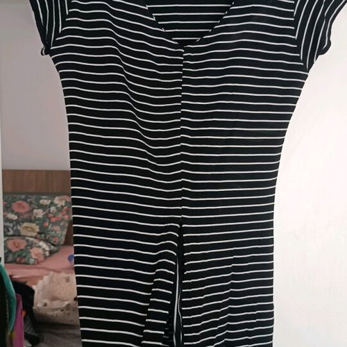 Long blouse dress with front opening like new, black and white