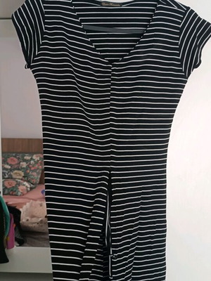 Long blouse dress with front opening like new, black and white