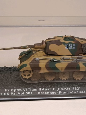 Miniature battle tank new