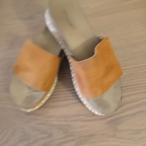 Shoes used, orange platform sandals, size 39