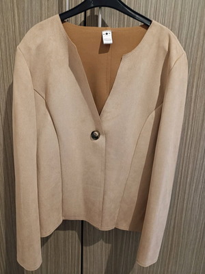 Thin beige jacket Medium like new