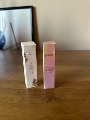 Jouer lip gloss like new, set of two