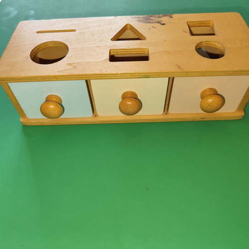 Παιχνίδι Montessori με συρτάρια διαλογής σχημάτων μεταχειρισμένο, ξύλινο