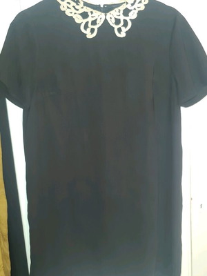 Forever 21 mini dress like new, black with white collar, size large