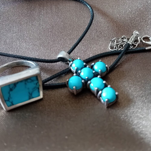 Silver 925 jewelry set with turquoise ring and cross necklace