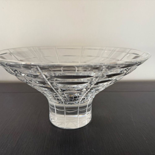 Crystal fruit bowl like new with geometric embossed design