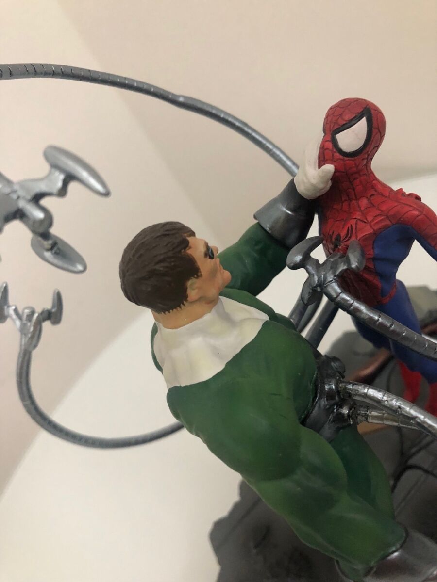 Ultimate Spider-Man vs Doctor Octopus… - € 150,00 - Vendora.cy