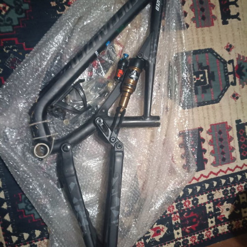 Specialized Stumpjumper Alloy 2022 frameset used with Fox Float X Kashima and Rockshox TK 35 Silver Air 140mm