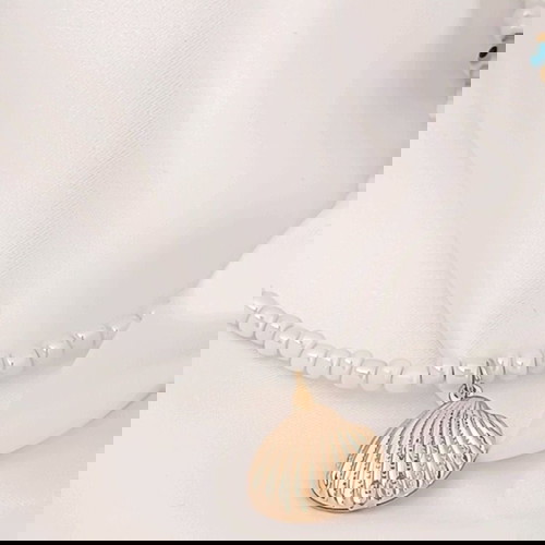 Καλοκαιρινό γυναικείο λευκό κολιέ με ματάκι, μπλε αχάτη και επίχρυσο charm κοχύλι