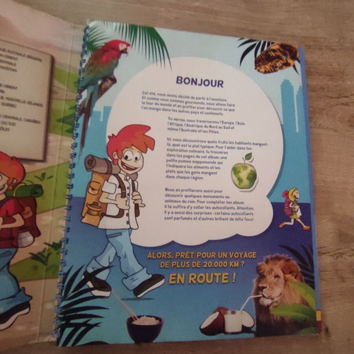 Panini album Croque le Monde 2012 used, completed