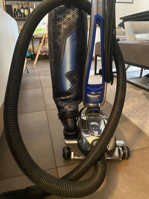 Kirby Avalir 2 vacuum cleaner like new with accessories and extras